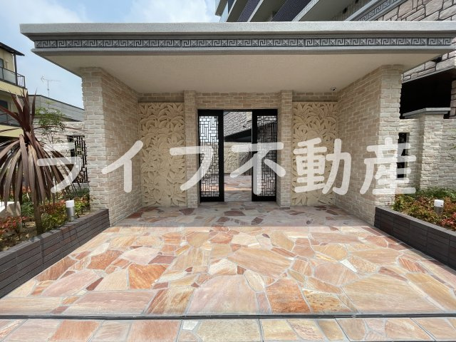 プレジオ永和ASIANのエントランス|ゆとりのあるエントランスです