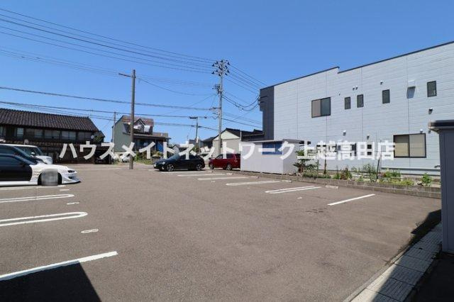 ｇｒｏｗｉｎｇの駐車場|駐車場