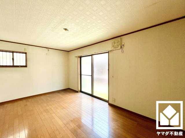 八幡市八幡園内の子供部屋