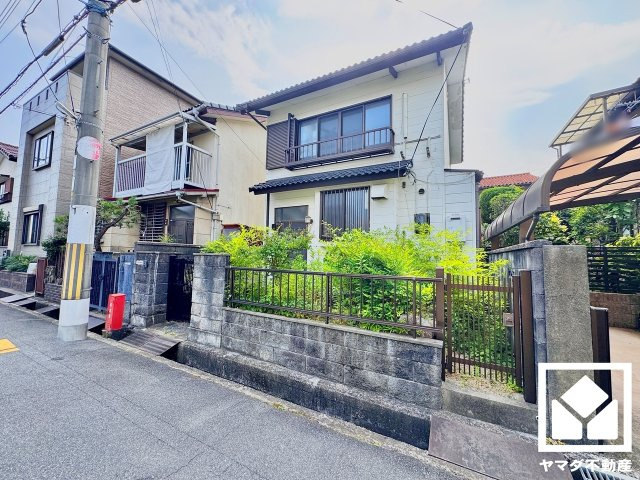 八幡市八幡園内の外観