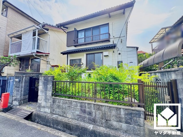 八幡市八幡園内の外観