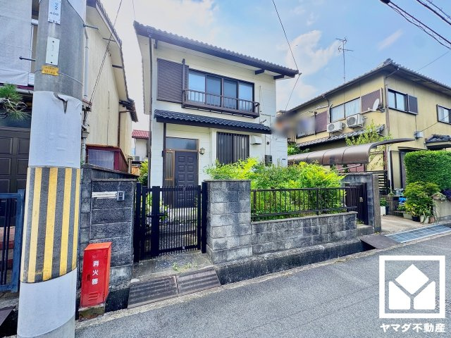 八幡市八幡園内の外観