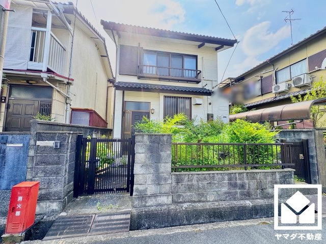 八幡市八幡園内の外観
