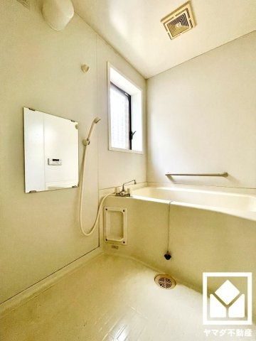 八幡市八幡園内の浴室