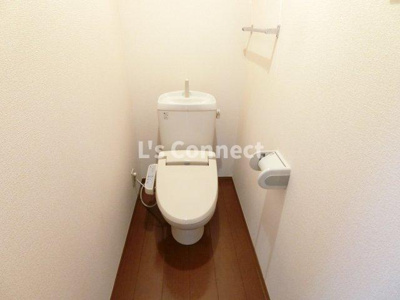 【トイレ】 | アルス明石台Ｅ | 温水洗浄便座付きのトイレ。