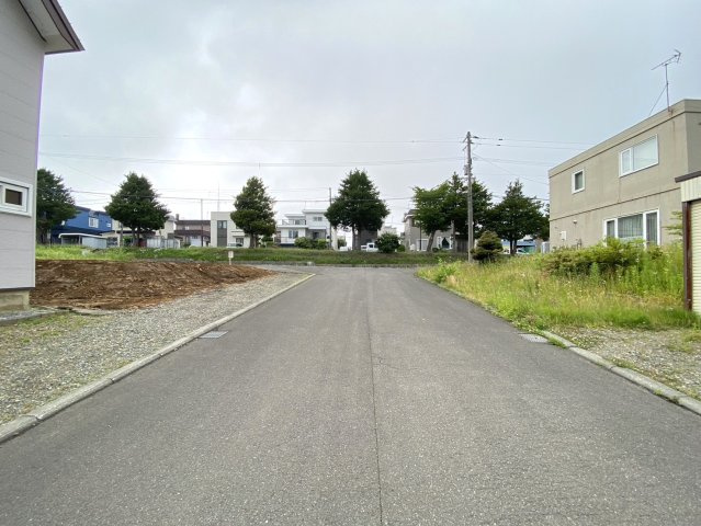 大曲南ヶ丘４丁目[売土地]の前面道路含む現地写真|前面道路（2）！