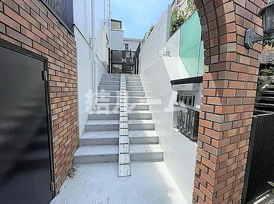 練馬区練馬２丁目の賃貸マンションのエントランス