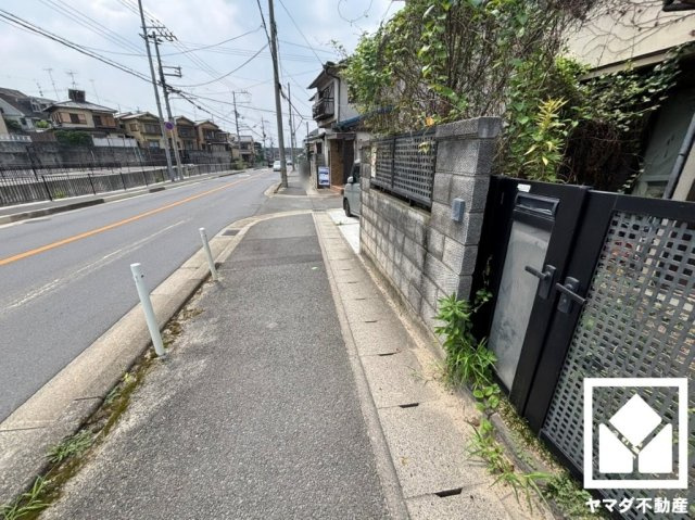 伏見区深草東伊達町の前面道路含む現地写真