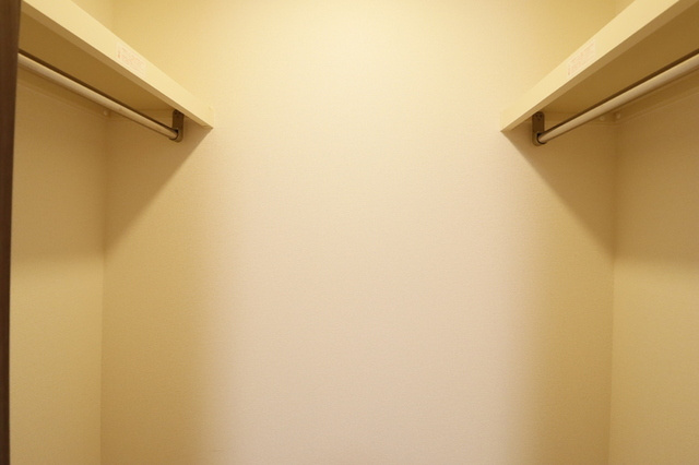 コンフォート若松の収納|ウォークインクロゼット