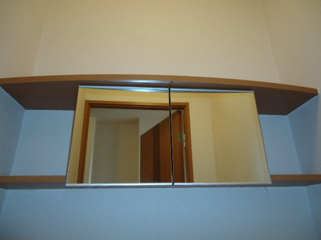 グランティアＣのその他|トイレ収納