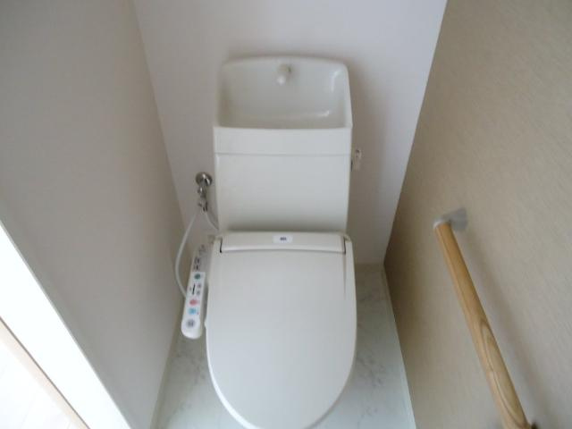 レ・セーナのトイレ|シャワー付トイレ