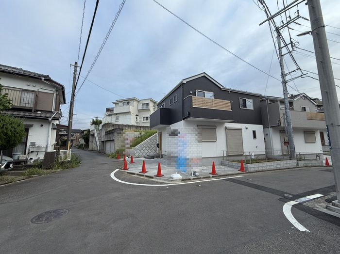 藤沢市善行坂2丁目新築戸建て　1期1号棟の前面道路含む現地写真|前面道路含む現地写真です