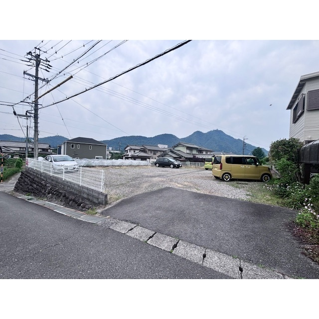 岐阜市長良雄総の駐車場の外観