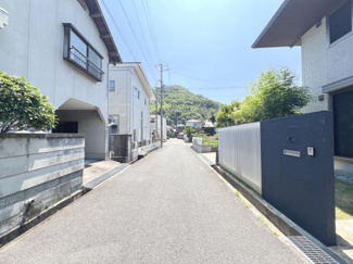 【前面道路含む現地写真】