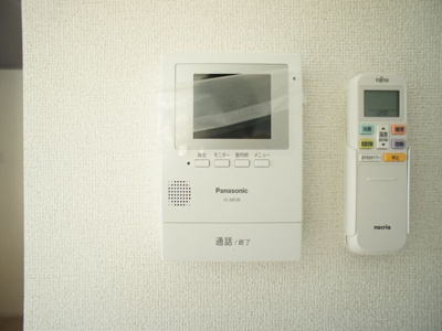【セキュリティ】 | グリーンハーモニー | 訪問者の確認ができるTVドアホン付きです♪