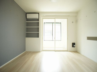 【居間・リビング】 | グリーンハーモニー | 快適に過ごせるエアコンが付いています♪