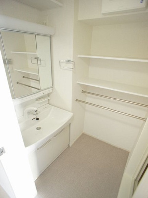 【独立洗面台】 | グリーンハーモニー | 洗髪洗面化粧台があります♪