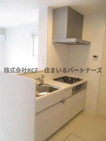 シュトラールのキッチン|コンパクトなキッチンで掃除もラクラク