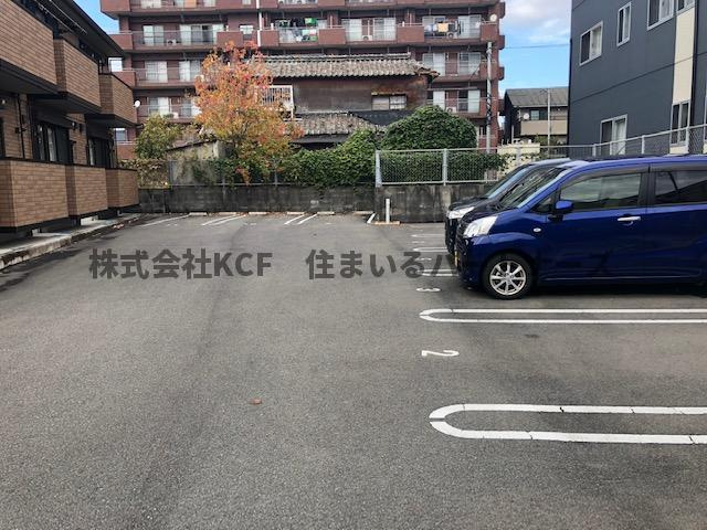 グランピエール瀬戸口の駐車場|カースペースがあります