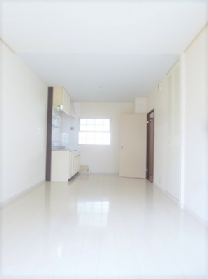 【居間・リビング】 | ハイツ旗崎 | こちらのリビングで趣味の時間をお楽しみください