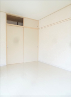 【寝室】 | ハイツ旗崎 | 広々とした洋室です