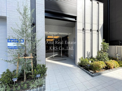 【エントランス】 | エルデ北堀江 | 緑が映えるスタイリッシュなエントランスです！