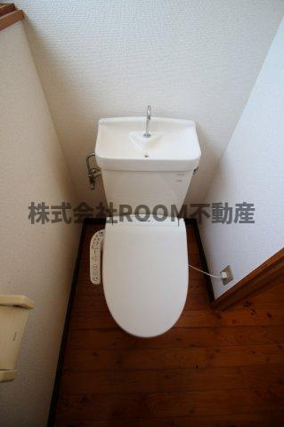 細木貸家(樺山4656)のトイレ|落ち着いたトイレです