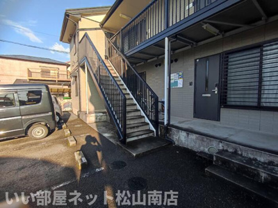 【エントランス】 | ルミエールシンコウ