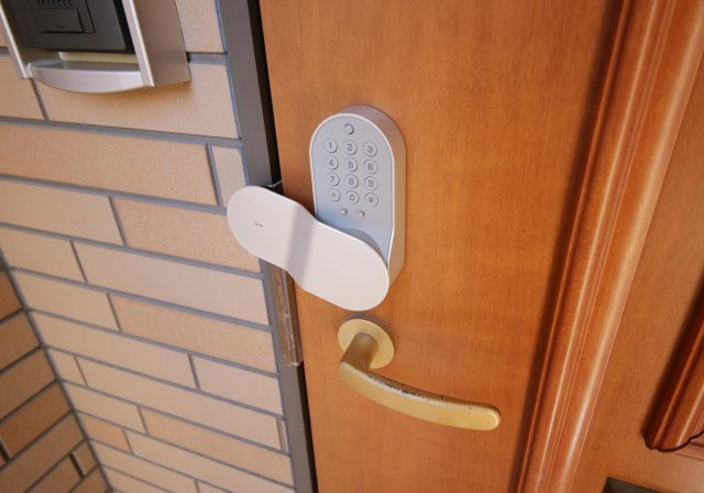 リヴェールＭの玄関