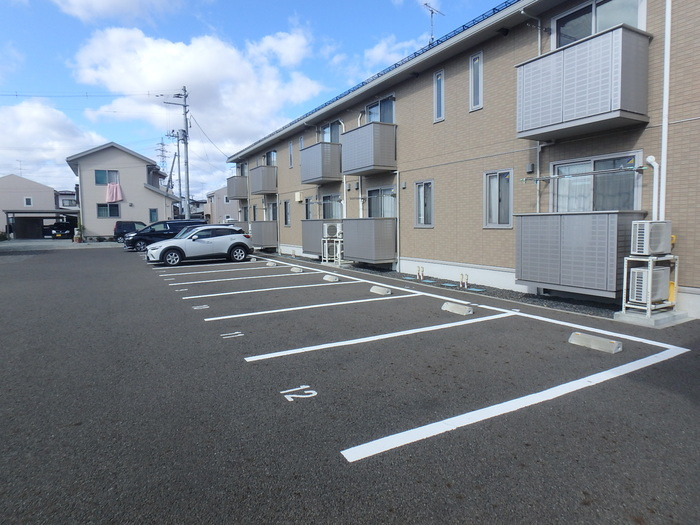 ディアコート　Ⅱの駐車場