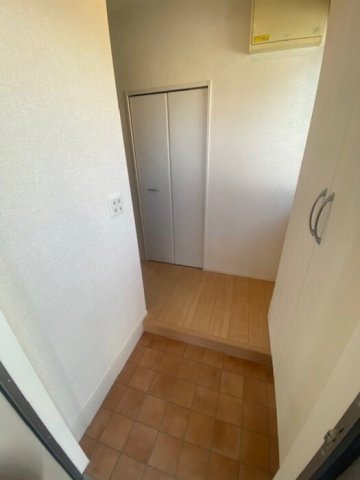 D-room南ヶ丘の玄関