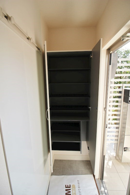 【玄関】 | ブルームーンB（D-ROOM）