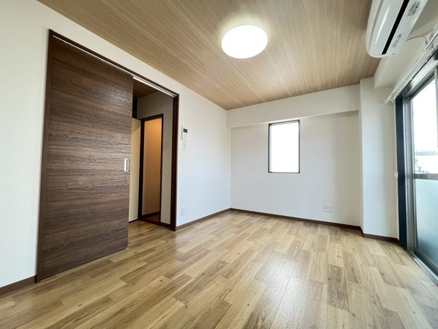 N-CUCE TARUYAMACHIの居間・リビング