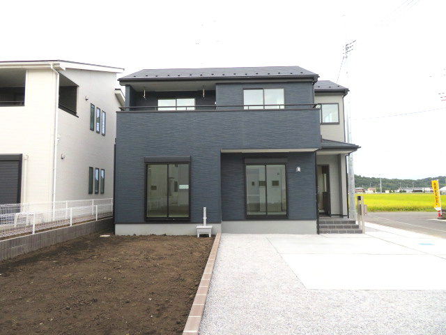 高崎市吉井町本郷第６（全３棟）１号棟の外観