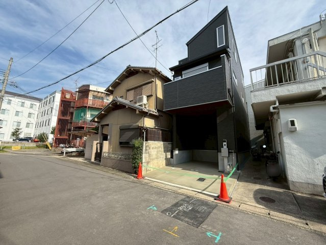 太秦川所町　の玄関