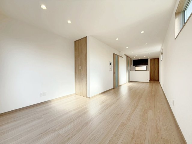 太秦川所町　の前面道路含む現地写真