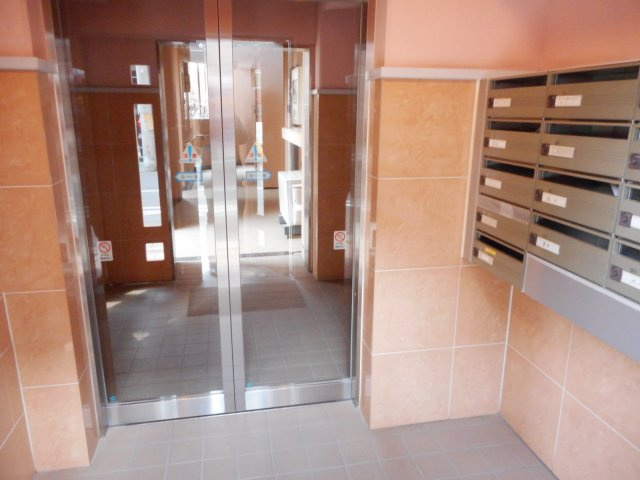 コンフォール・ノグチのエントランス