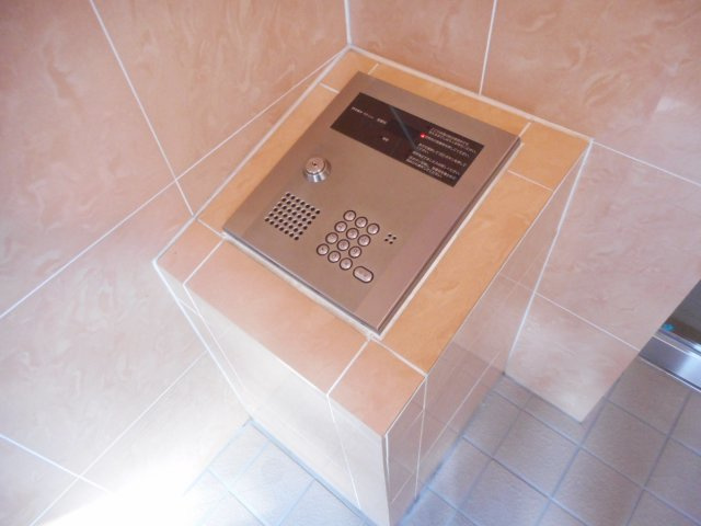 コンフォール・ノグチのロビー