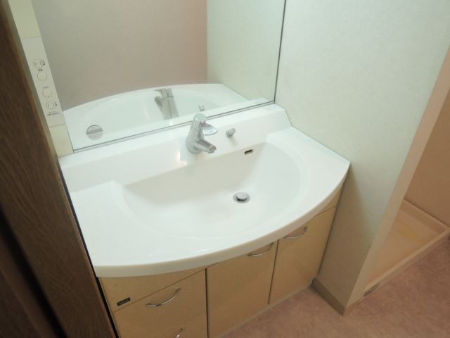 コンフォール・ノグチの独立洗面台|別号室の参考写真です。