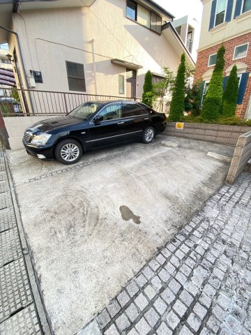 プリマルージュの駐車場