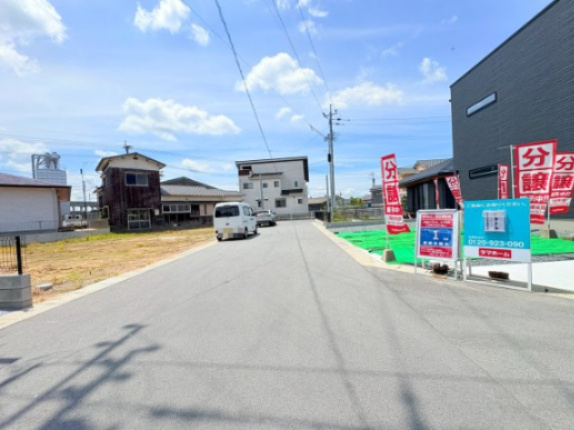 筑後市和泉タマタウン羽犬塚駅の前面道路含む現地写真