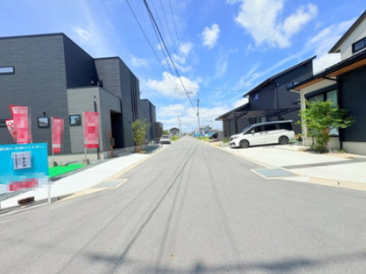 筑後市和泉タマタウン羽犬塚駅の前面道路含む現地写真