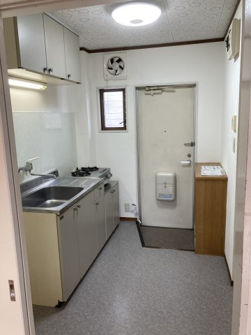 つくば市春日３丁目のアパートのキッチン