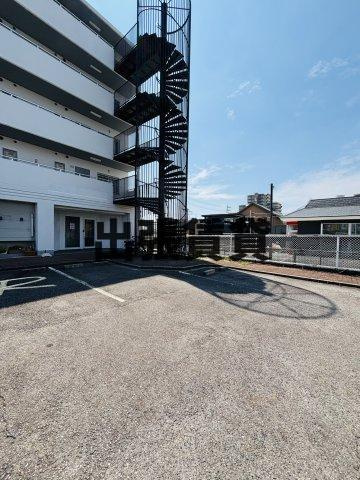 セジュールHIROの駐車場