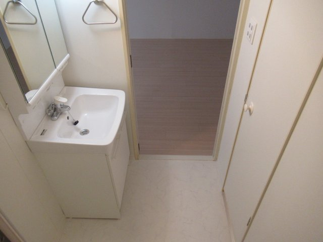 芦屋浜３ＬＤＫ（4街区）の洗面所|コンパクトで使いやすい洗面所