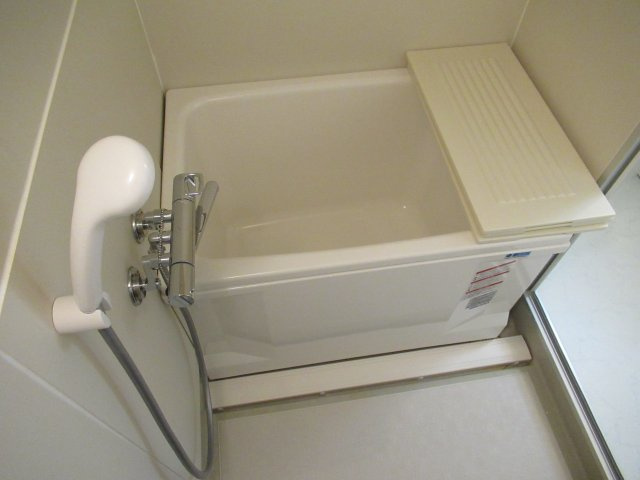 芦屋浜３ＬＤＫ（4街区）の浴室|コンパクトで使いやすいお風呂です