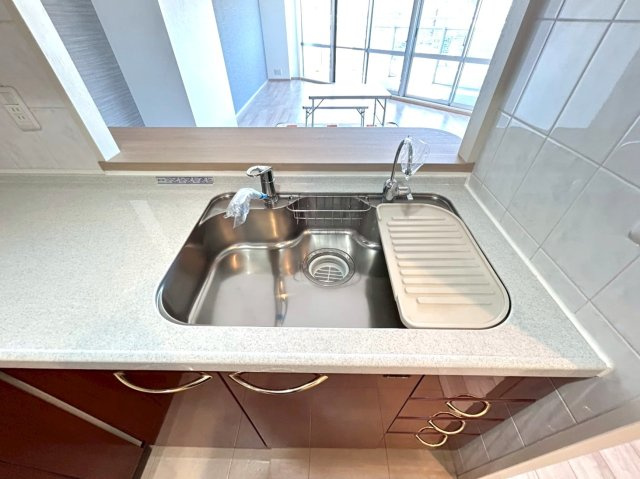 駅近タワーマンション☆☆角住戸☆３ＬＤＫ☆リフォーム完了で即入居ＯＫ☆ファーストタワー大津ＭＡＲＹのキッチン|シンク