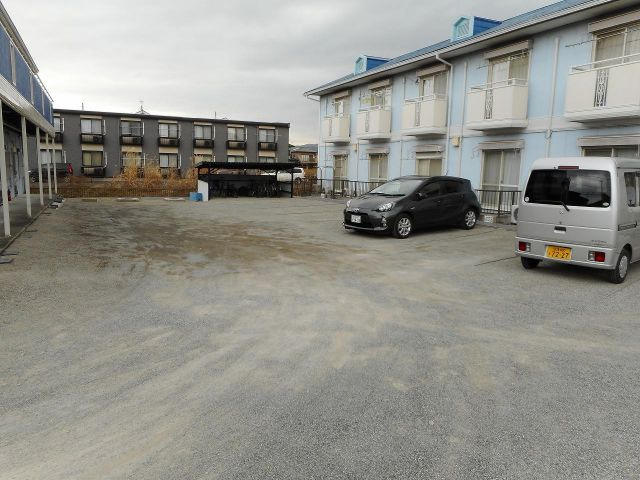 ブルーシャンBの駐車場