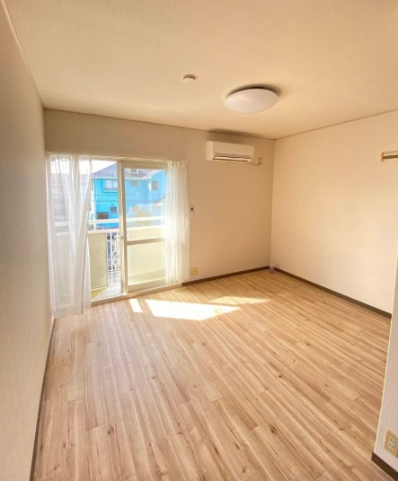 ブルーシャンBの洋室