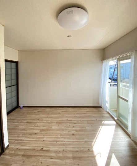 ブルーシャンBの洋室